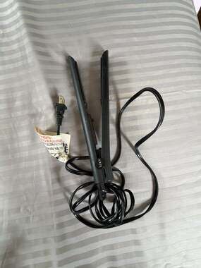 Soleil Black Ceramic Hair Straightener Flat Iron